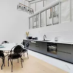 Authentique Apartment - 1Br- 2P- Voltaire